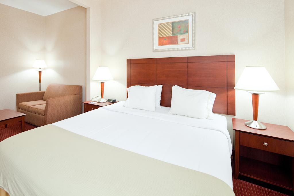Holiday Inn Express Cincinnati-Lawrenceburg Exterior photo